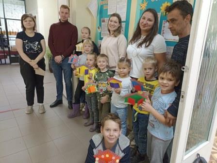 К Дню отца «Домик для мгновений» мастер-класс кружка «Талантия»